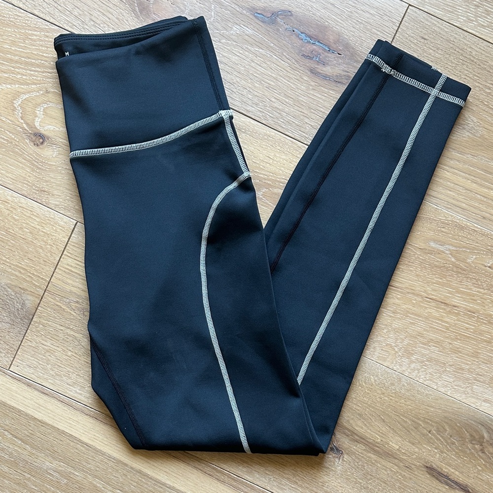 Tan & Lines Black Athletic Leggings with Contrast Stitching never worn